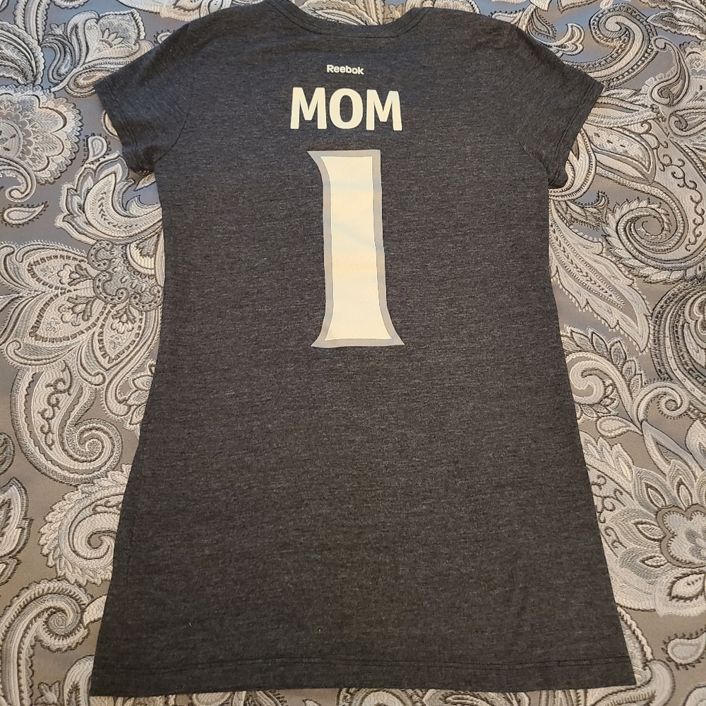 LA Kings #1 Mom Shirt NHL Hockey Size Medium